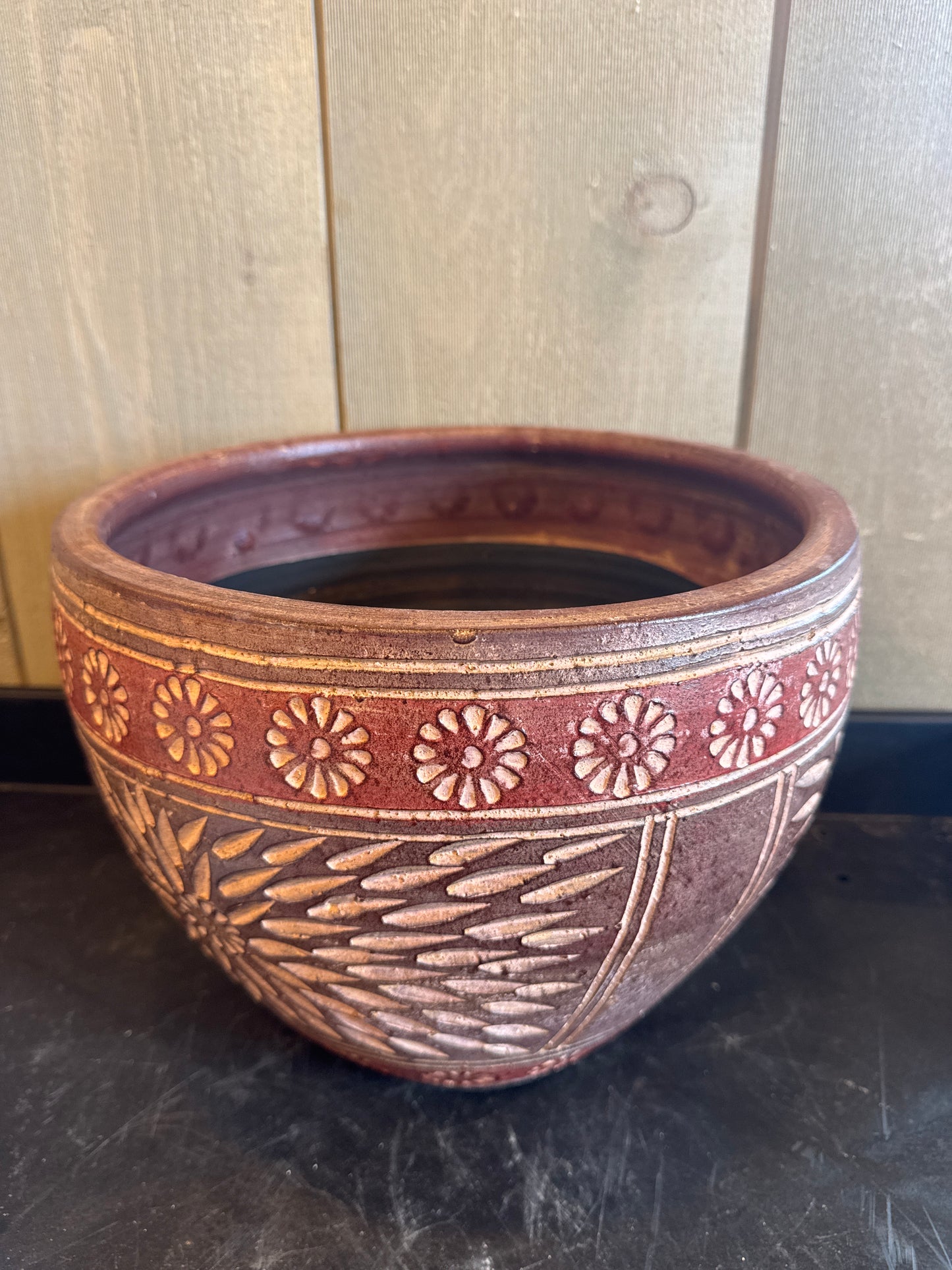 Starburst Pattern w/red band planter