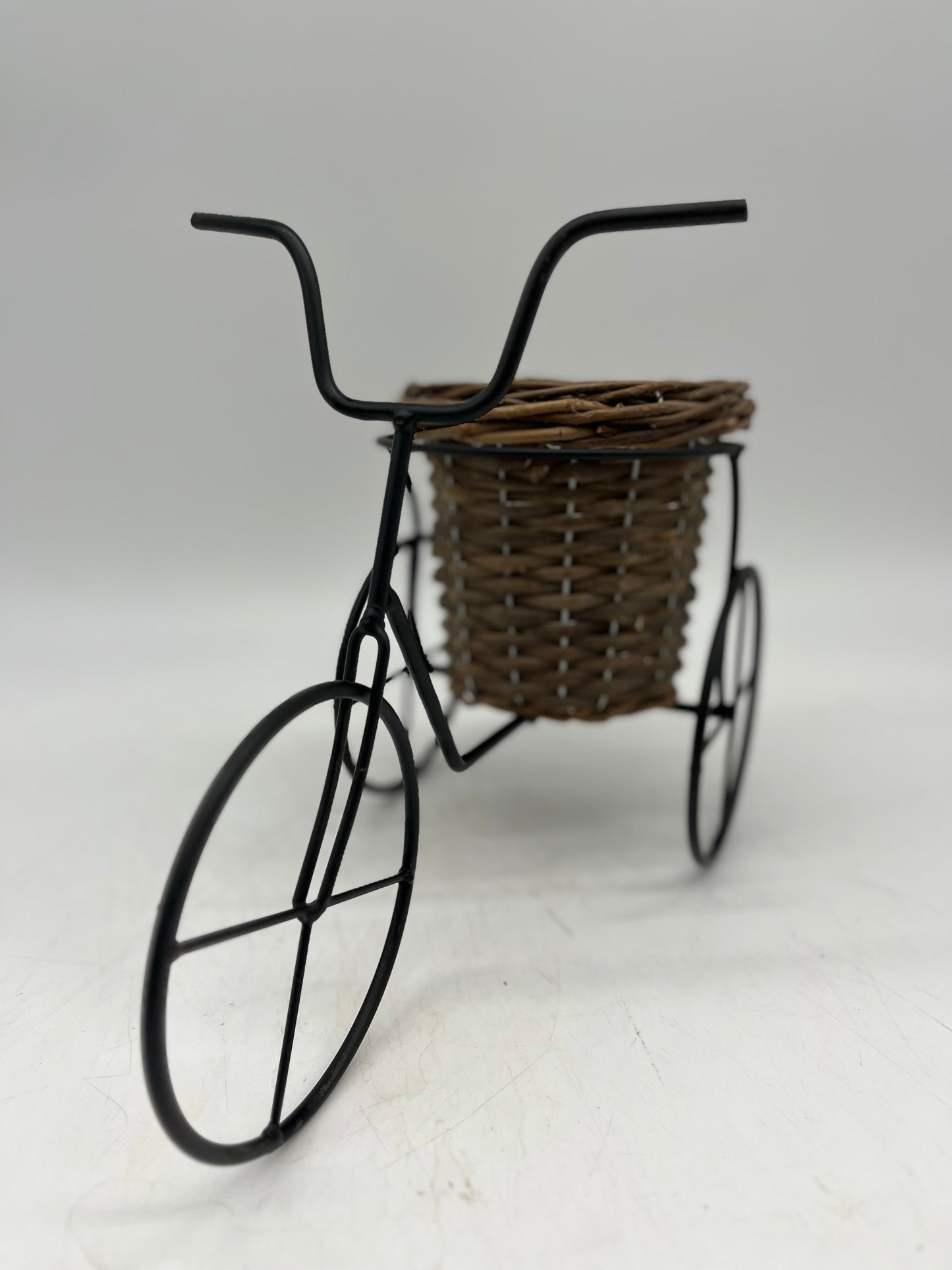 Bicycle Planter w Wicker Basket